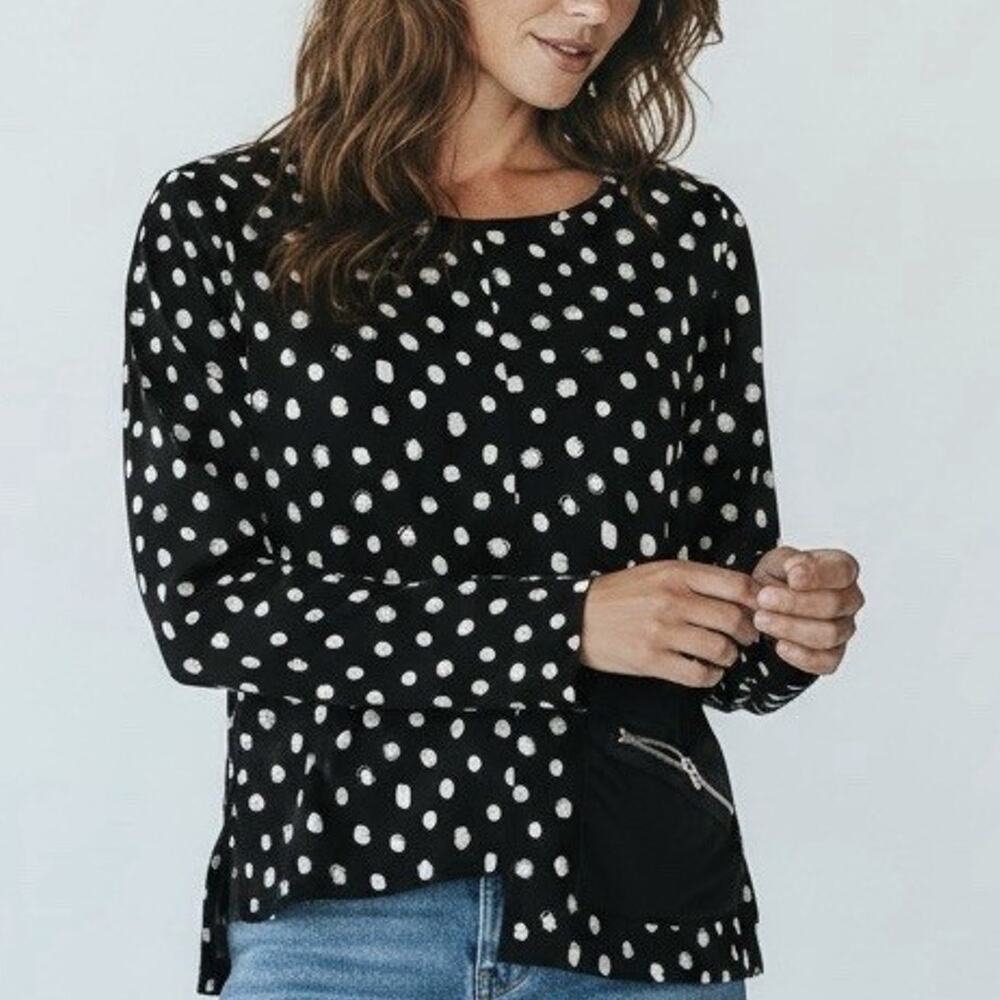 Comfy USA Crop Top XS Slinky knit Black Polka Dot Artsy Zip Pocket Lagenlook